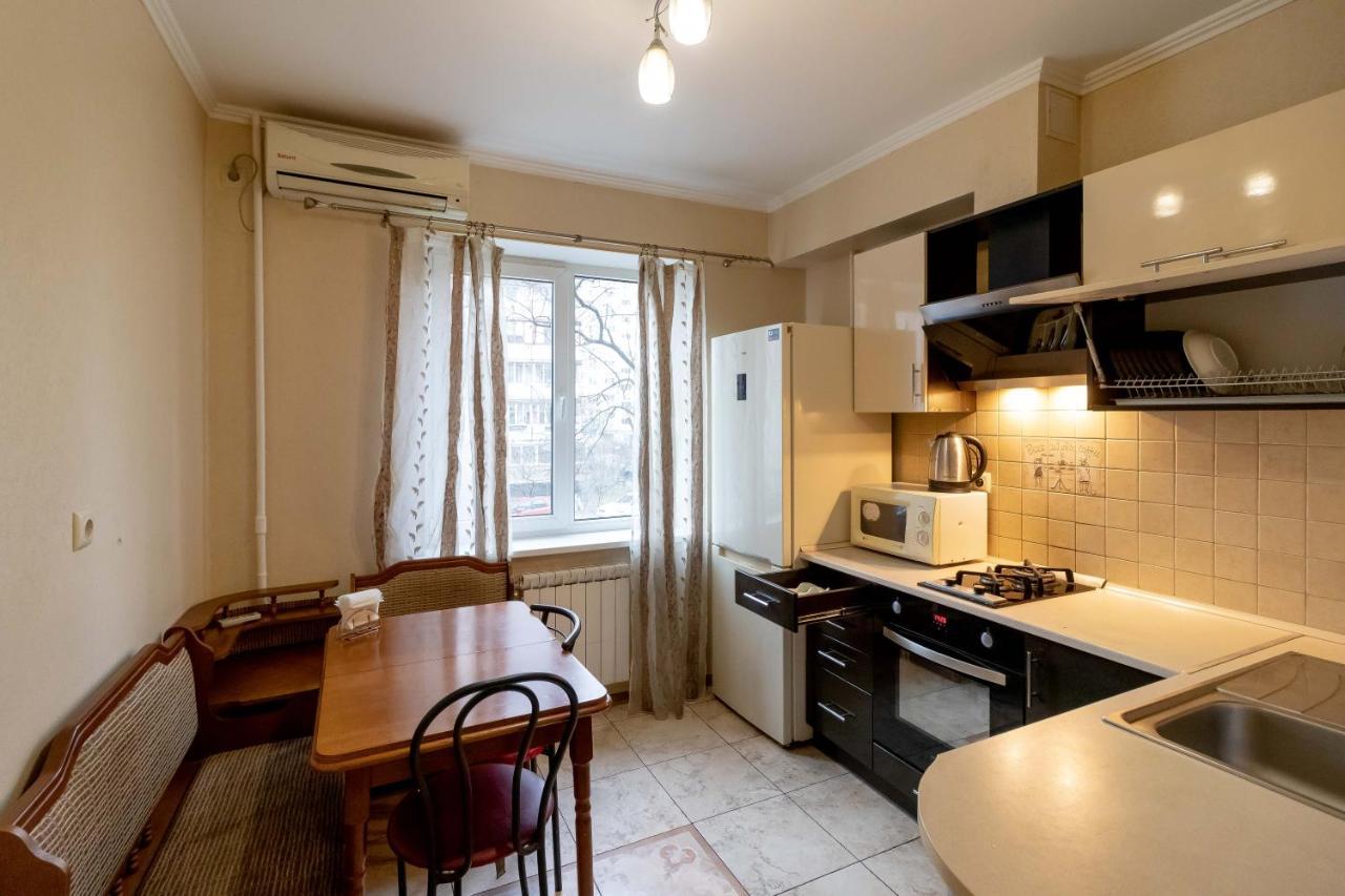 Kvartirkoff Na Geroev Dnepra 36 B Kyiv Exterior photo